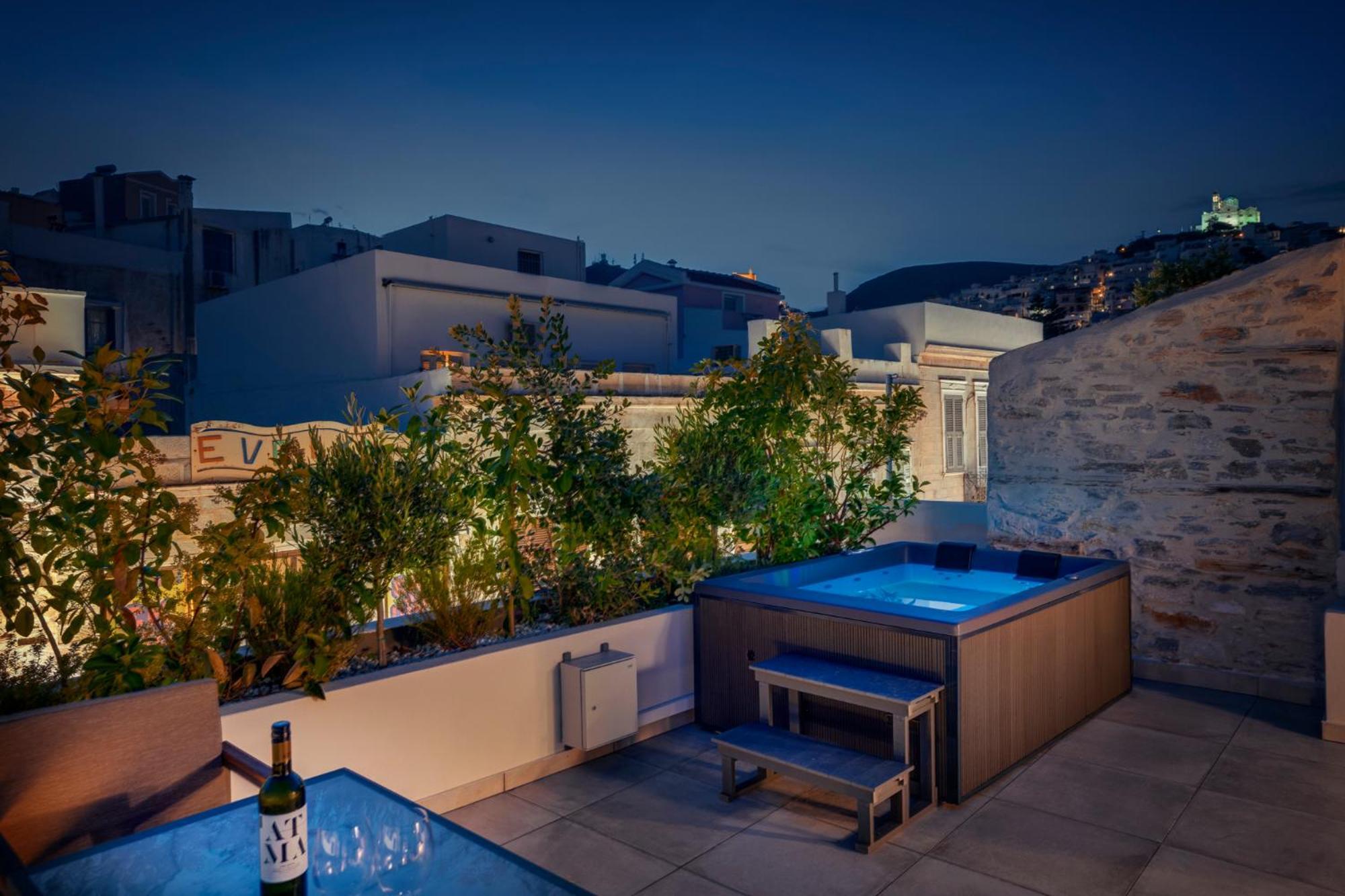 Ninemian Suites Syros Ermoúpoli Extérieur photo